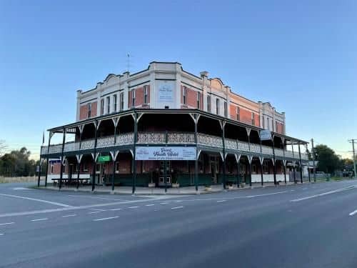 Grand Neath Hotel