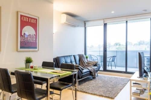 Modern 1 Bedroom Apartment In Tranquil Parklands Modern 1 Bedroom Apartment In Tranquil Parklands