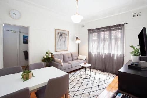 Ideal Bondi Lifestyle Unit Near Beach w Parking