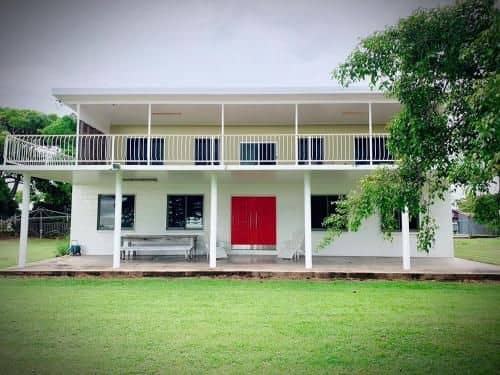 Holiday Rental - Huge House With Beach Views Holiday Rental - Huge House With Beach Views