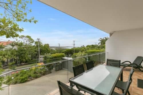 Charming Noosa Heads Apartment; Laguna Bay Views - Unit 6 Taralla 18 Edgar Bennett Avenue Charming Noosa Heads Apartment; Laguna Bay Views - Unit 6 Taralla 18 Edgar Bennett Avenue