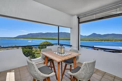 Belle Escapes - Luxury Cairns Penthouse with Ocean Views "903" Belle Escapes - Luxury Cairns Penthouse with Ocean Views "903"