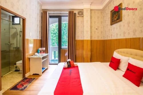RedDoorz Truc Huyen Hotel