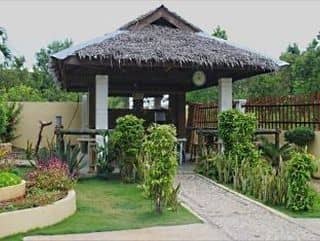 Alona Studios Apartment Hotel