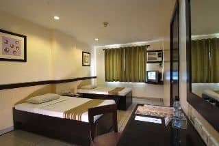 Golden Prince Hotel and Suites