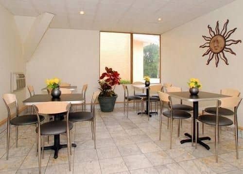 Econo Lodge Inn & Suites Econo Lodge Inn & Suites