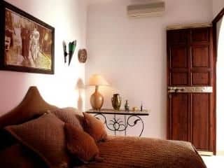 Riad Laora