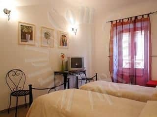 Aenea S  Bed & Breakfast