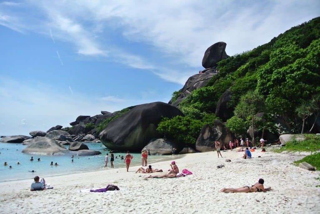 ทัวร์เกาะสิมิลัน ด้วยเรือสปีดคาตามารัน ทริปเที่ยว และเดย์ทริป