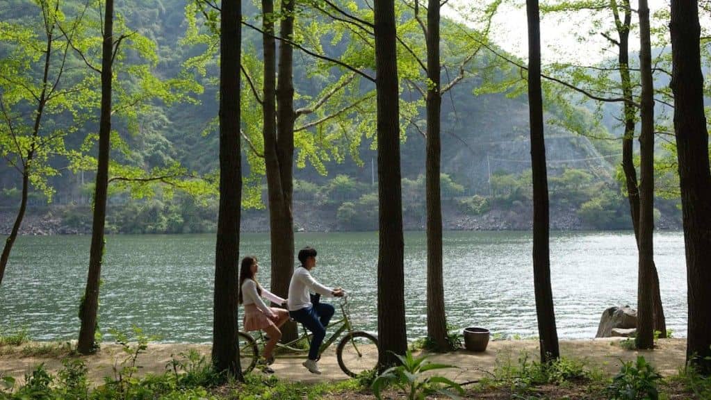 ทัวร์รถบัส 1 วันไปเกาะนามิ | เที่ยวเกาะนามิ หมู่บ้านฝรั่งเศส (Petite France) ขี่จักรยานบนรางรถไฟ (คังชอนเรลไบค์) | เกาหลีใต้  เกาหลี - เมืองทั้งหมด - กังวอน - คยองกี - โซล ทริปเที่ยว และเดย์ทริป