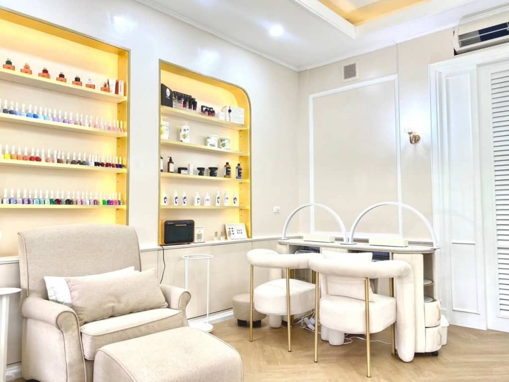 Manicure and Pedicure Experience at Plein De Vie | Thailand