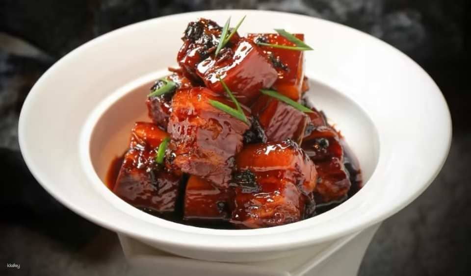 【ประเทศจีน】อาหารเซี่ยงไฮ้คลาสสิกจากเซี่ยงไฮ้บันด์ (หมูตุ๋น/เต้าหู้ไข่กุ้งและปู/ซี่โครงหมูเซี่ยงไฮ้โบราณและเค้กข้าว)