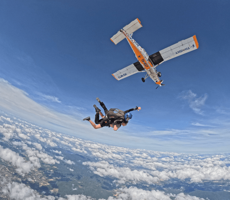 ผจญภัยกระโดดร่มแทนเดม Thai Sky Adventures พัทยา