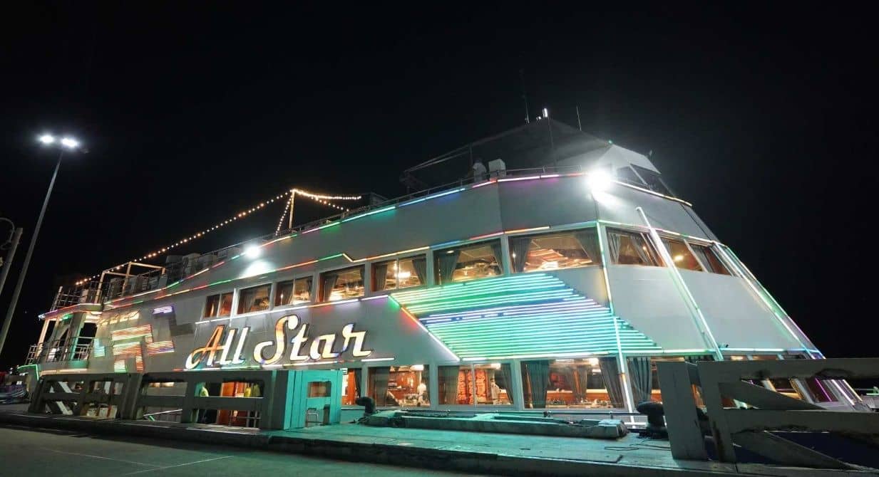 ล่องเรือดินเนอร์และคาบาเรต์โชว์สุดหรูบนเรือ All Star Cruise พัทยา