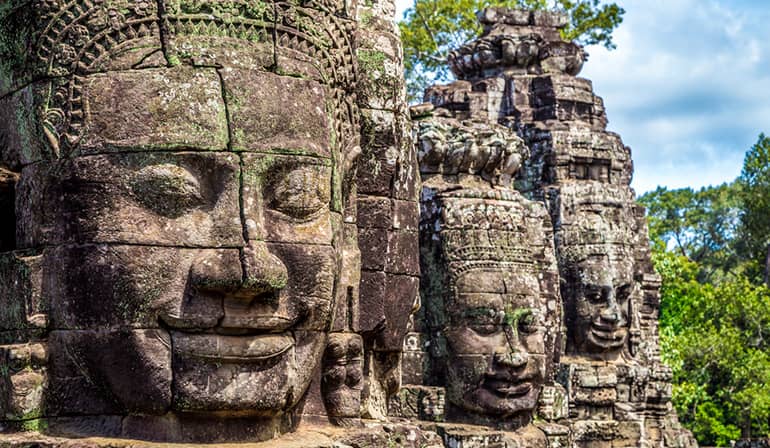 ทัวร์กัมพูชา มรดกโลกปิระมิดเกาะแกร์ นครวันนครธม โดยรถตู้ปรับอากาศ