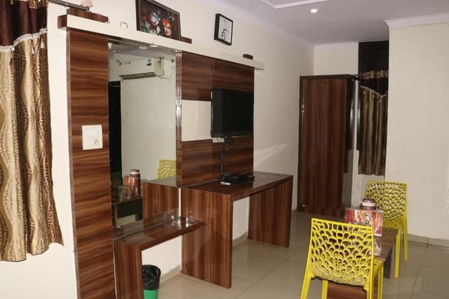 Deluxe Family Room