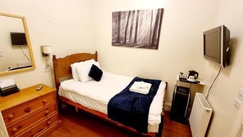Single Room with Private External Bathroom