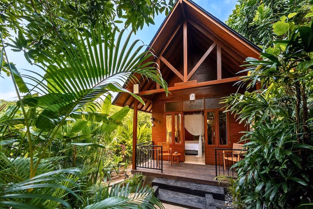 Lumbung Cottage Pool View