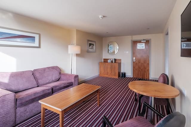 Suite, 1 King Bed, Non Smoking