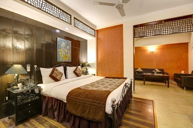 Suite, 1 King Bed