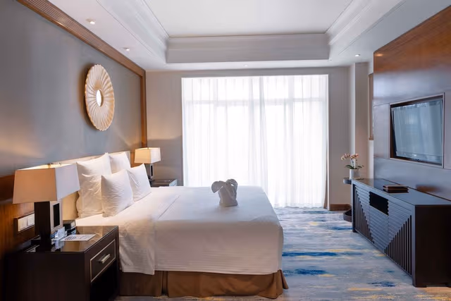 Executive Suite, 1 King Bed, Balcony, Sea View