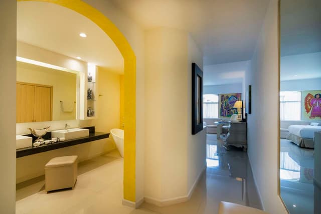 GRAND CLASS GUESTROOM-1 KING BED