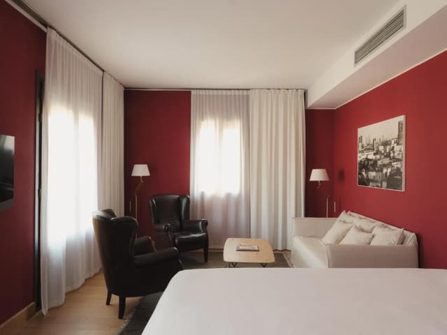 Corner Suite