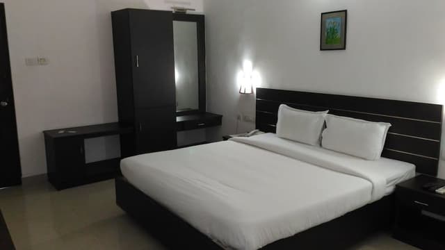 Deluxe Room, City View