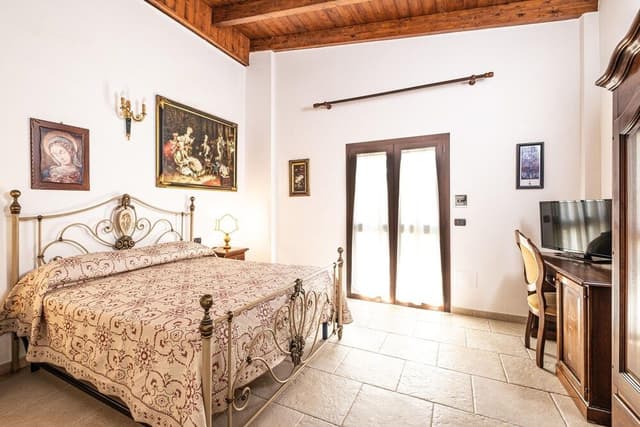 Comfort Room, 2 Bedrooms