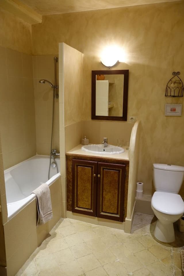 Family Room, 2 Bedrooms