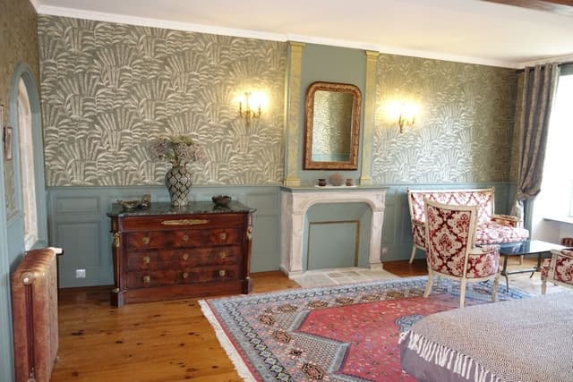 Family Room, 2 Bedrooms