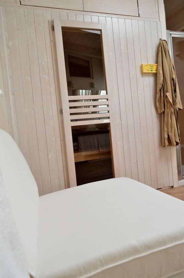 Suite with sauna