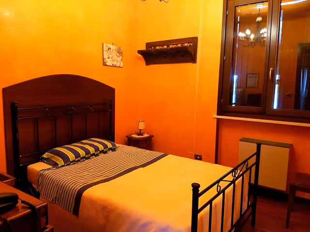 Basic Single Room, 1 Large Twin Bed