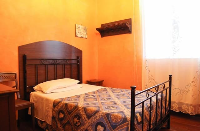 Basic Single Room, 1 Large Twin Bed
