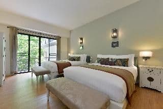 FAMILY ROOM TWO BEDS