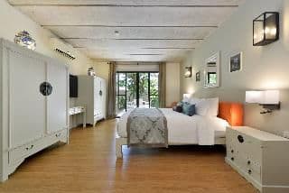FAMILY ROOM TWO BEDS