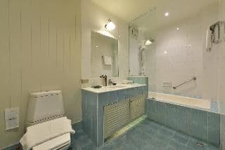 FAMILY ROOM TWO BEDS