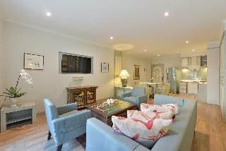 FAMILY ROOM TWO BEDS