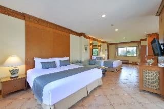FAMILY ROOM TWO BEDS