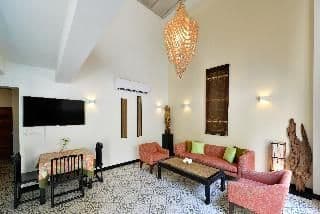 FAMILY ROOM TWO BEDS