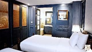 TRIPLE DELUXE KING BED