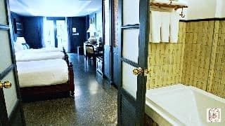 TRIPLE DELUXE KING BED