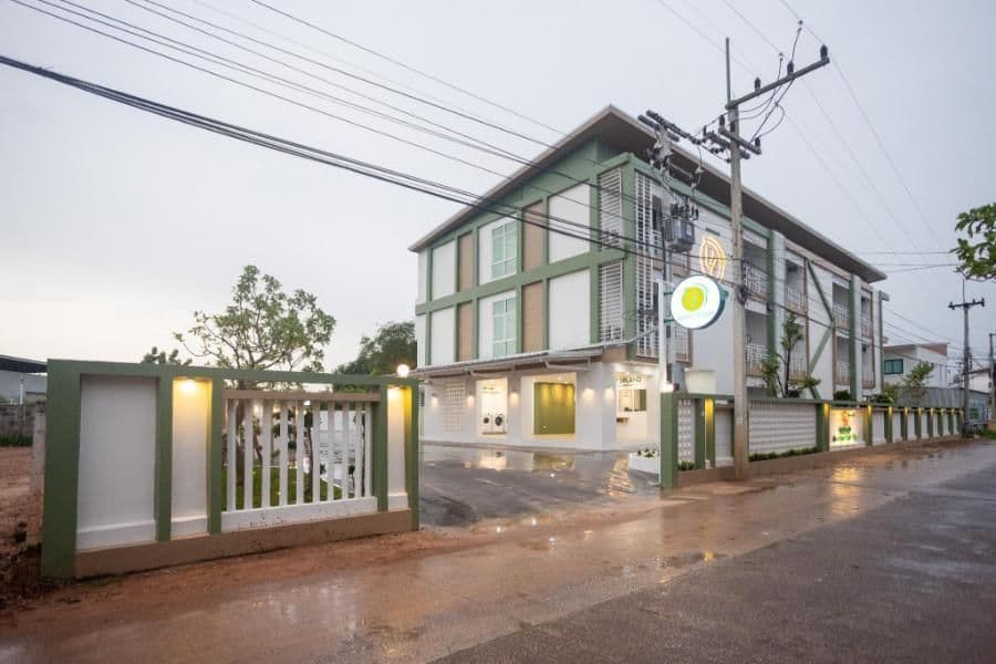 LESTERLAND Serviced Apartment (Key deposit 200 THB)