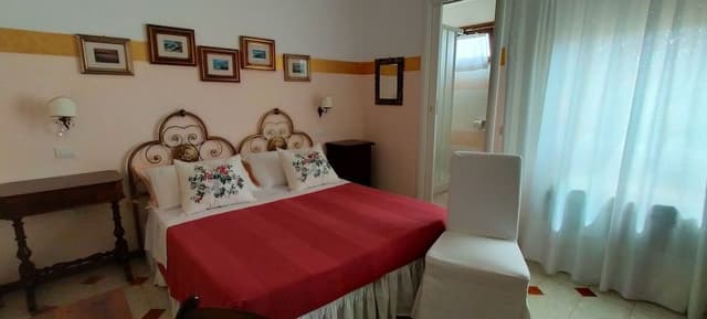Classic Double Room, Private Bathroom