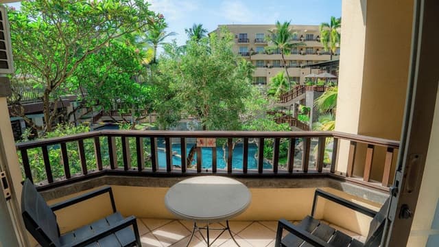 Deluxe Pool View