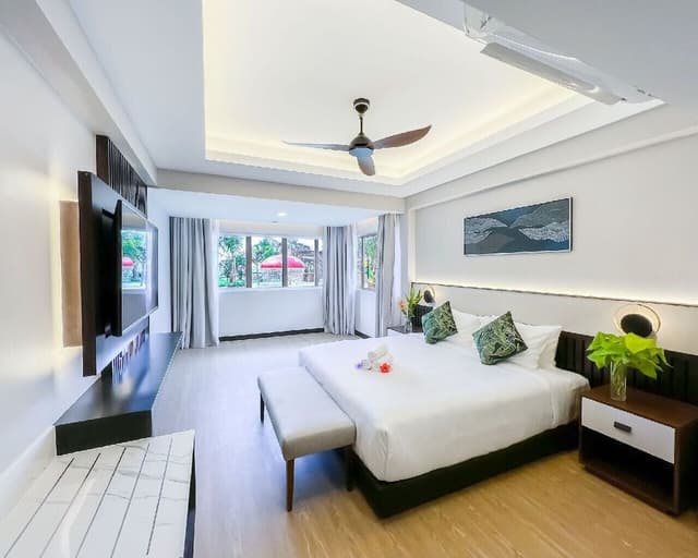 3 Bedroom Pool Terrace