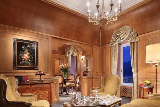 Suite Palace, Lake View