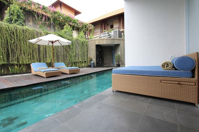 Deluxe Room, Pool Access