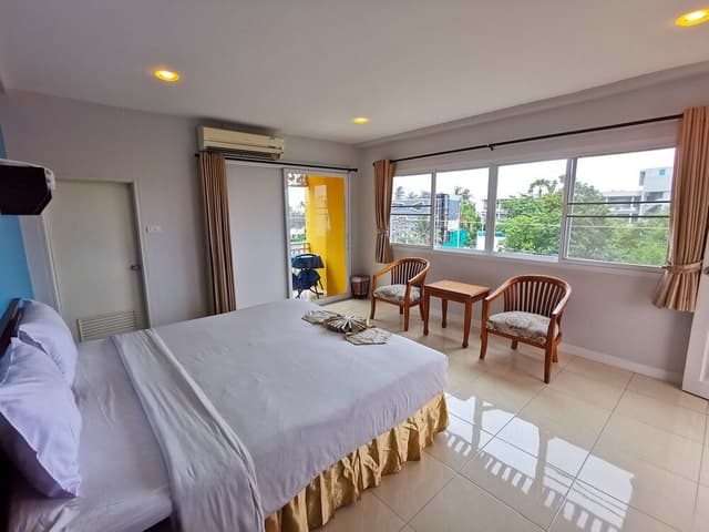 Deluxe Room, Balcony