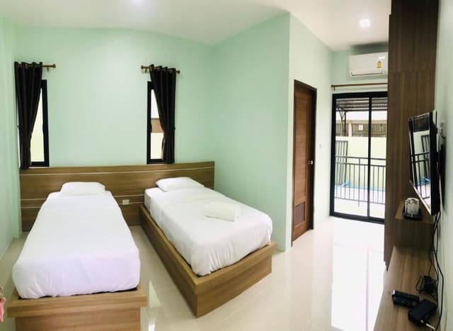 Standard Twin Room